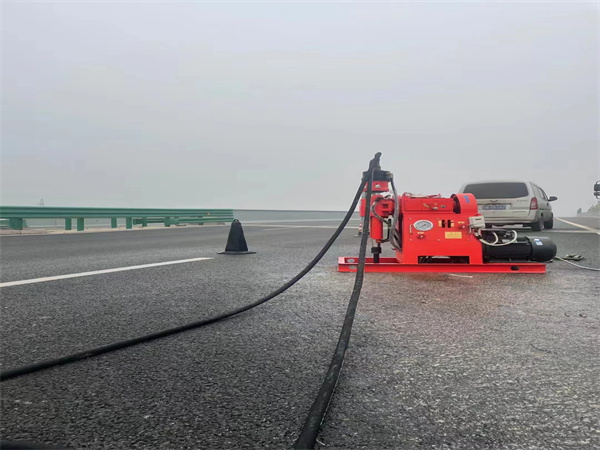 永泰马路路基路面开裂下沉注浆加固灌浆